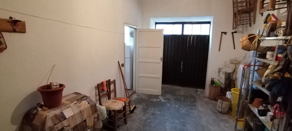 Detached house in the urban centre (via Preti, 30)