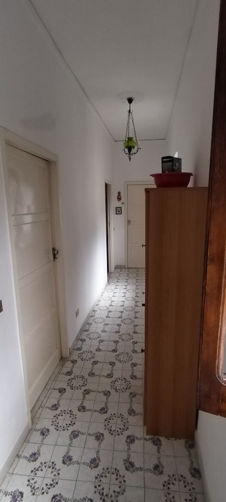 Detached house in the urban centre (via Preti, 30)