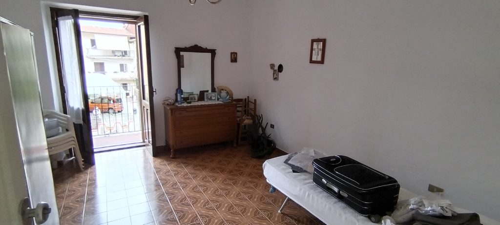 Detached house in the urban centre (via Preti, 30)