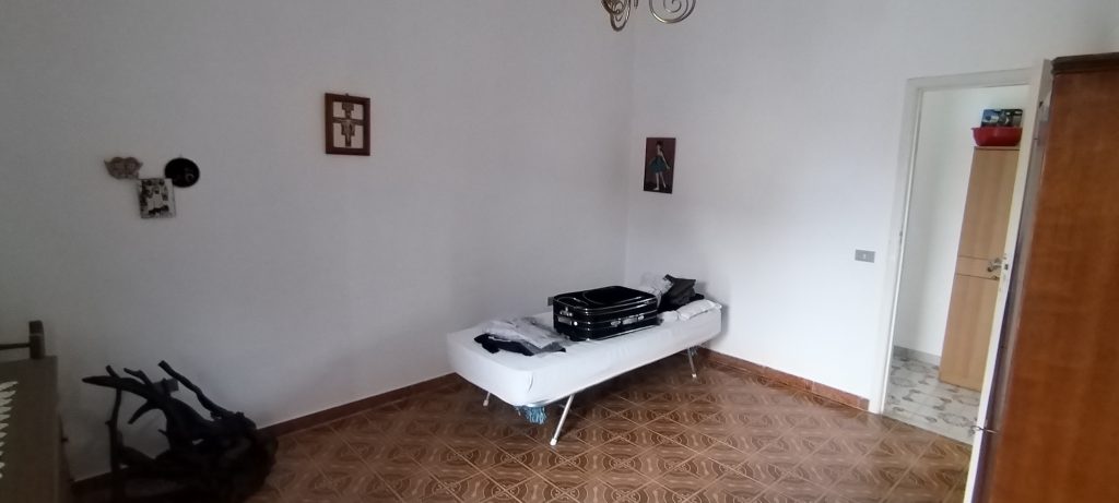 Detached house in the urban centre (via Preti, 30)