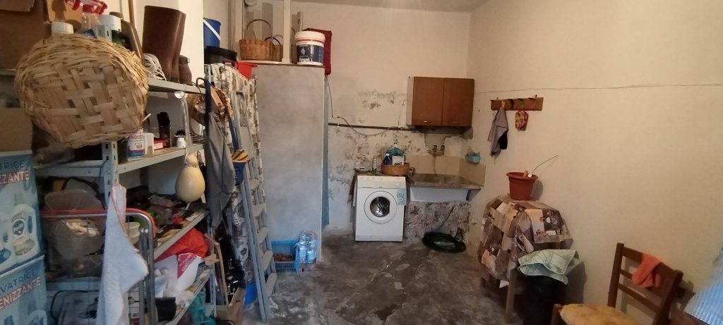 Detached house in the urban centre (via Preti, 30)