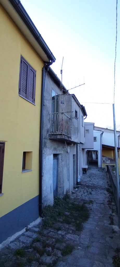 Detached house in the historic center (via Calvario, 29)