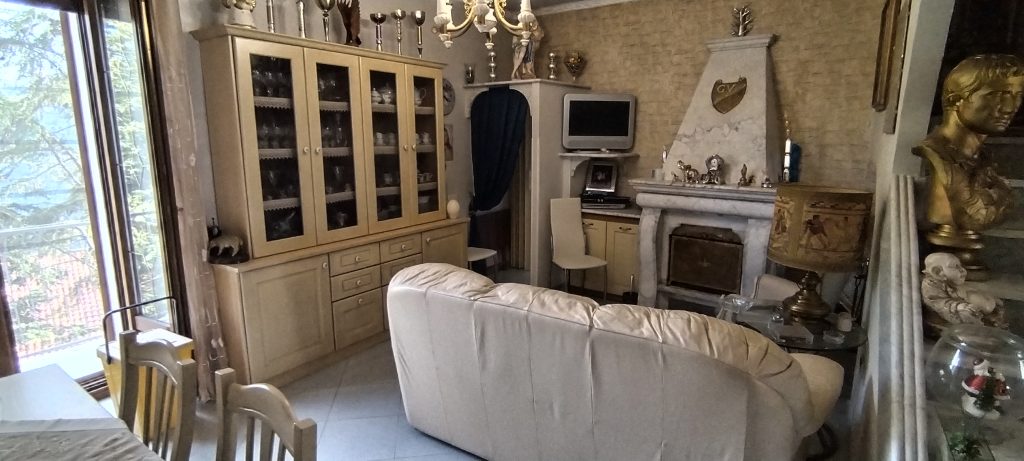 Casa indipendente nel centro urbano (via Roma, 37)