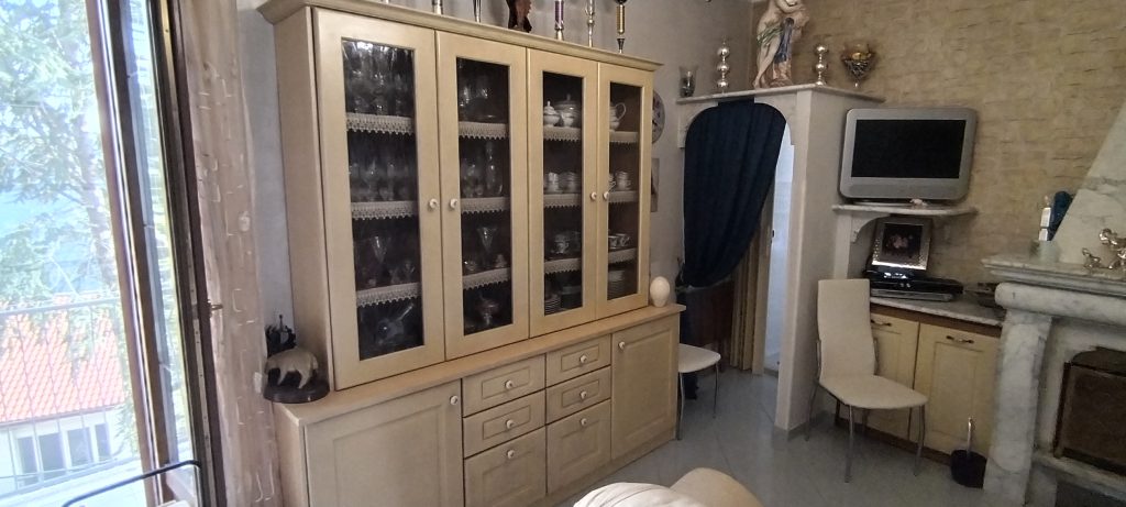 Casa indipendente nel centro urbano (via Roma, 37)
