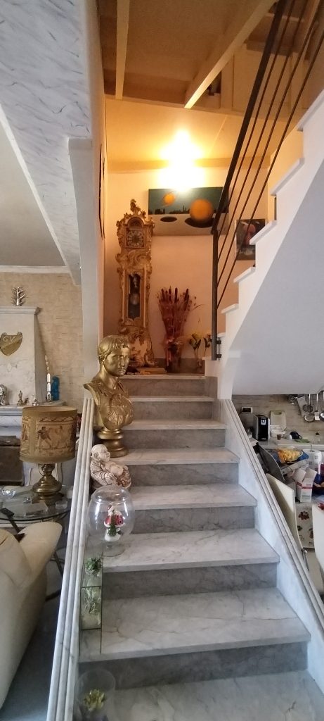 Casa indipendente nel centro urbano (via Roma, 37)