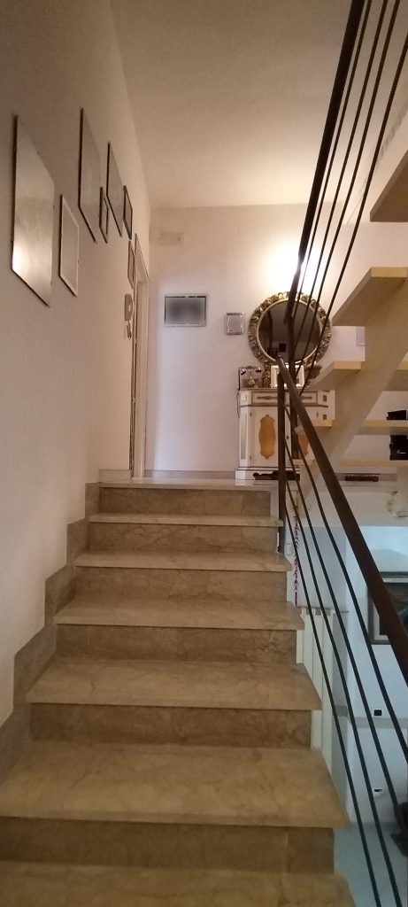 Casa indipendente nel centro urbano (via Roma, 37)