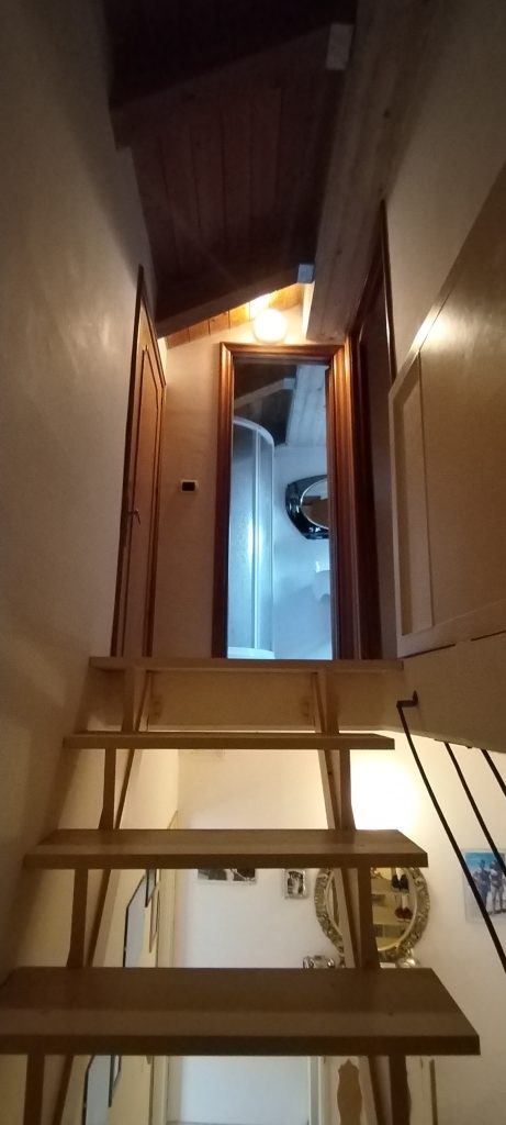 Casa indipendente nel centro urbano (via Roma, 37)