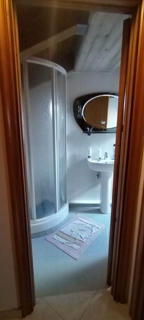 Casa indipendente nel centro urbano (via Roma, 37)
