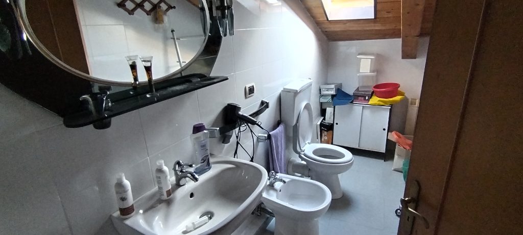 Casa indipendente nel centro urbano (via Roma, 37)