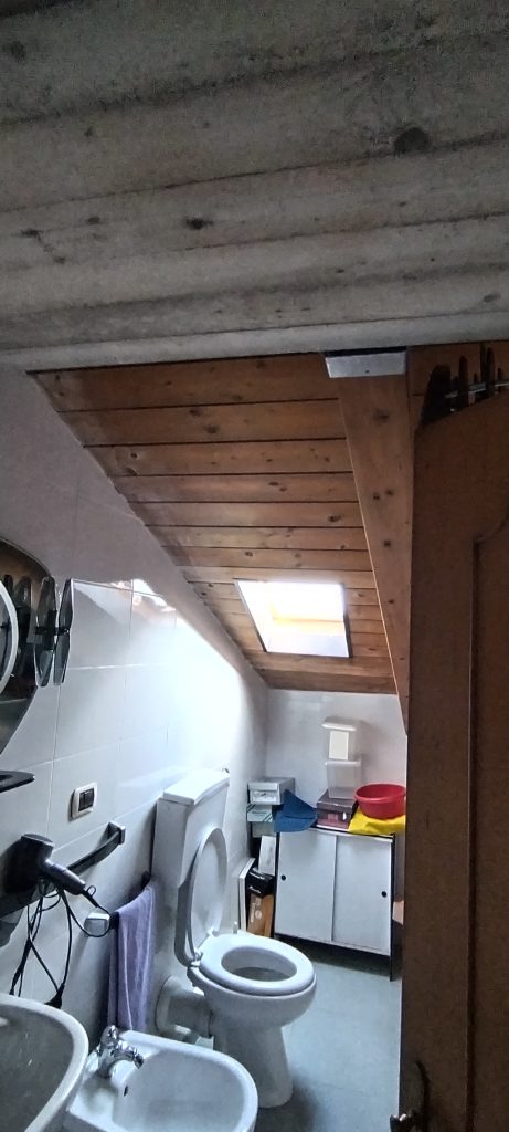 Casa indipendente nel centro urbano (via Roma, 37)