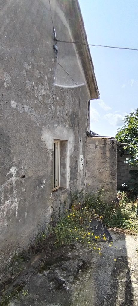 Casa indipendente con terreno in un’area rurale (c.da Mirricchio, 6)