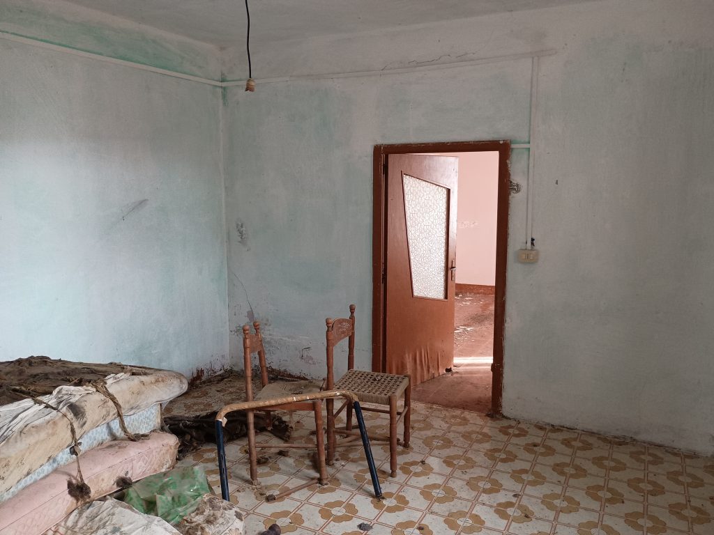 Casa indipendente con terreno in un’area rurale (c.da Mirricchio, 6)