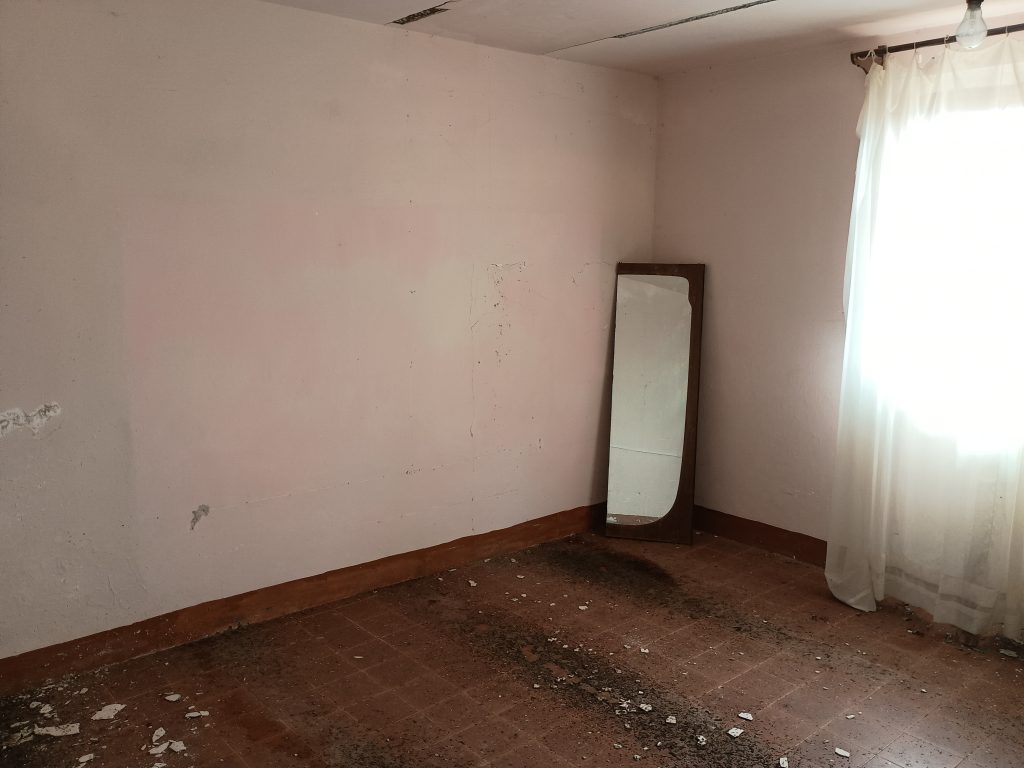 Casa indipendente con terreno in un’area rurale (c.da Mirricchio, 6)