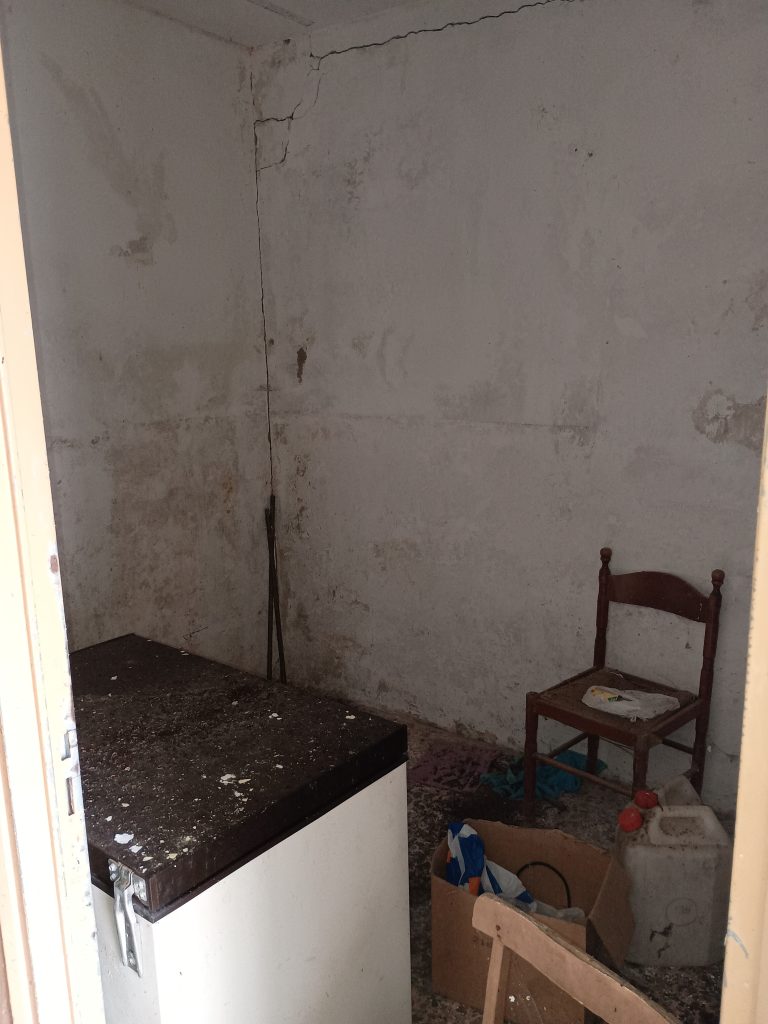 Casa indipendente con terreno in un’area rurale (c.da Mirricchio, 6)