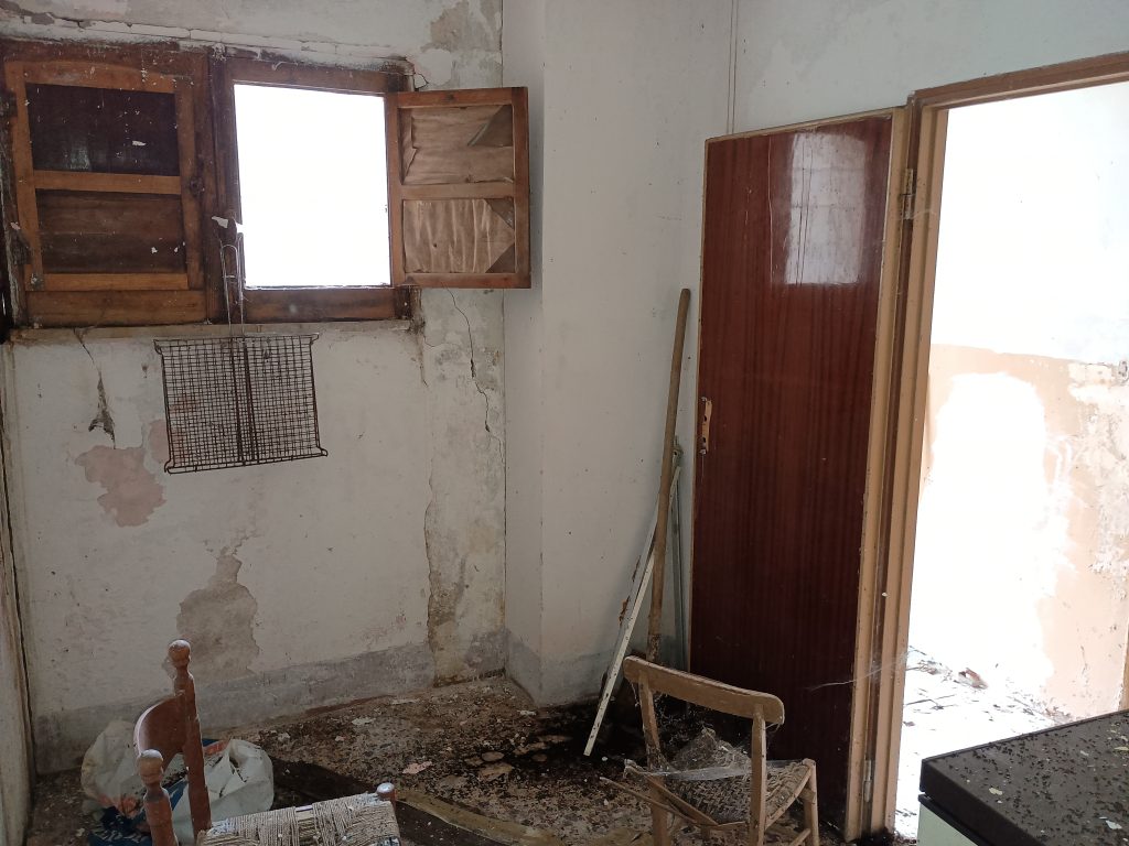 Casa indipendente con terreno in un’area rurale (c.da Mirricchio, 6)