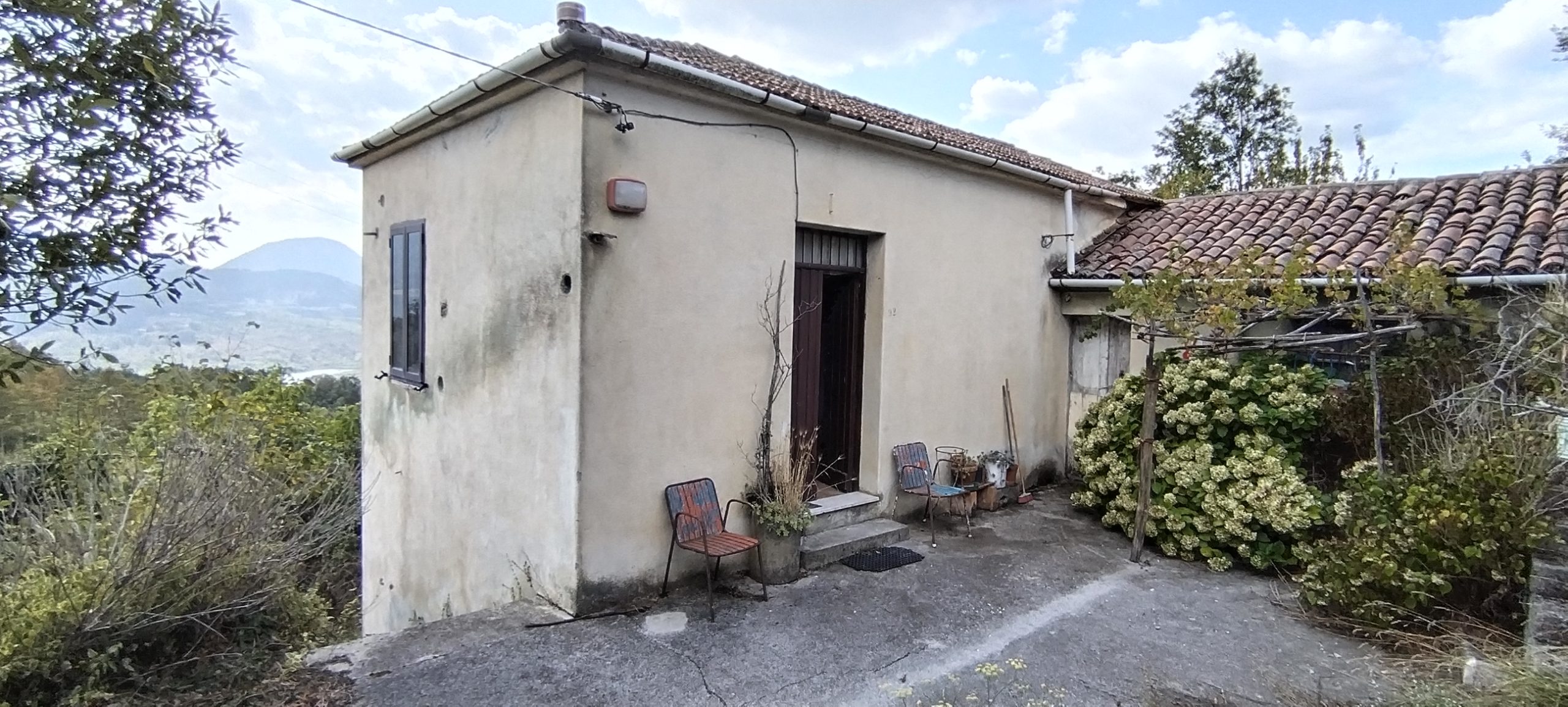 Detached house with land in a rural hamlet (c.da Mastroluca, 92) La