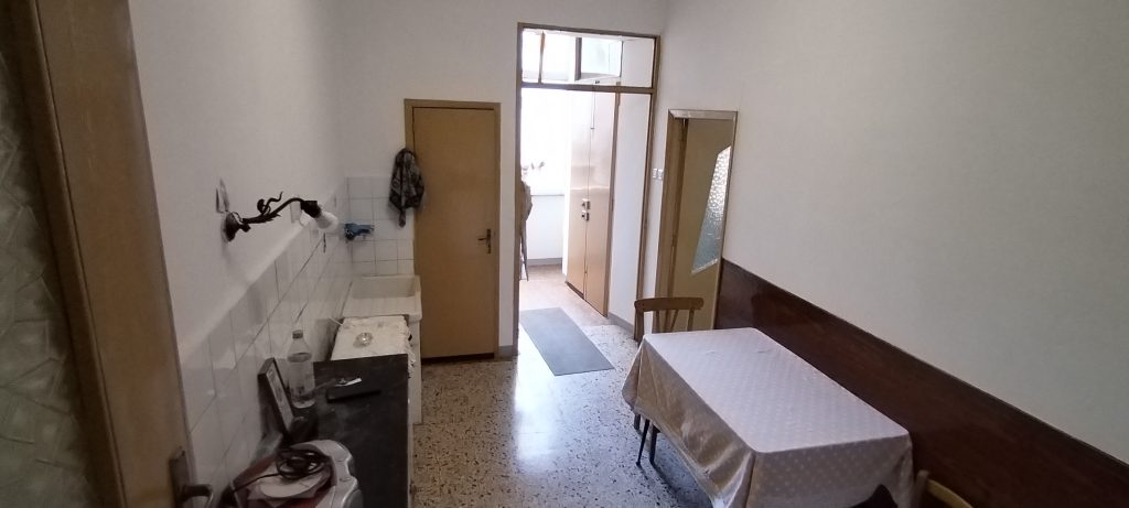 Casa indipendente nel centro urbano (via Leopardi, 8)
