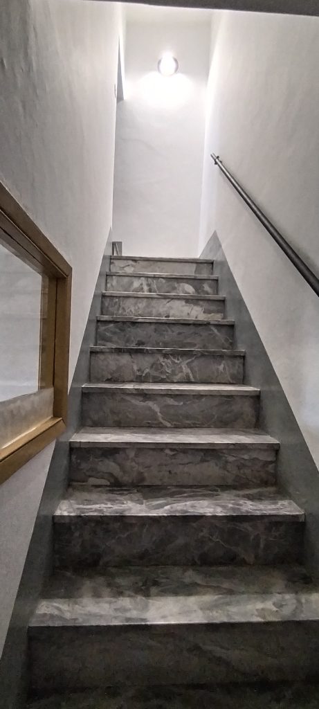 Casa indipendente nel centro urbano (via Leopardi, 8)