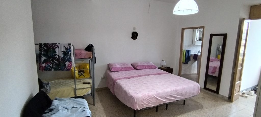 Casa indipendente nel centro urbano (via Leopardi, 8)