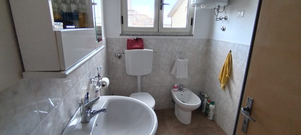 Casa indipendente nel centro urbano (via Leopardi, 8)