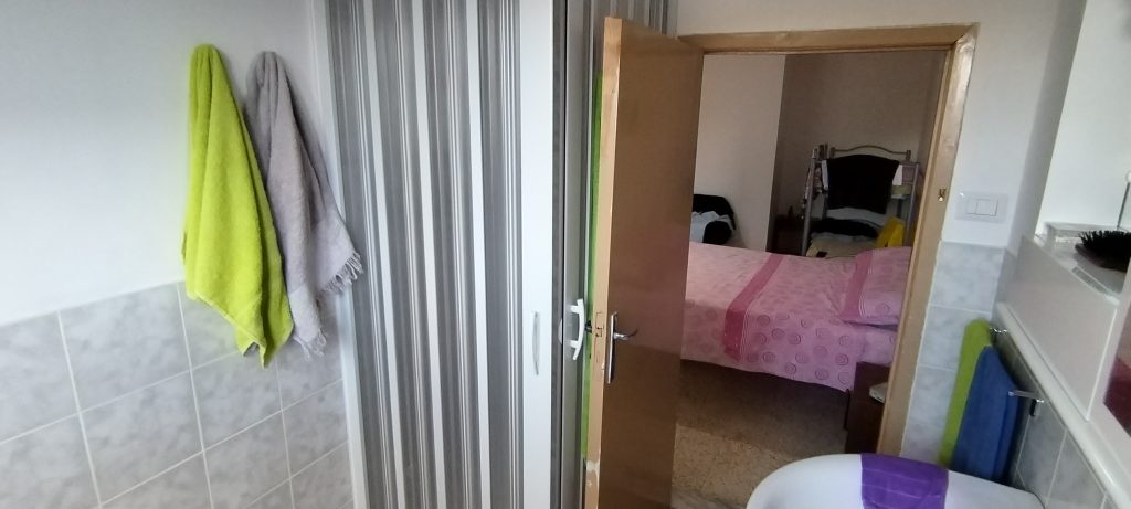 Casa indipendente nel centro urbano (via Leopardi, 8)