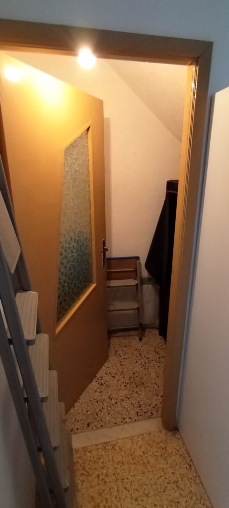 Casa indipendente nel centro urbano (via Leopardi, 8)