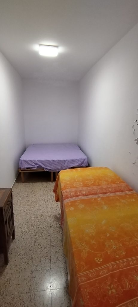 Casa indipendente nel centro urbano (via Leopardi, 8)
