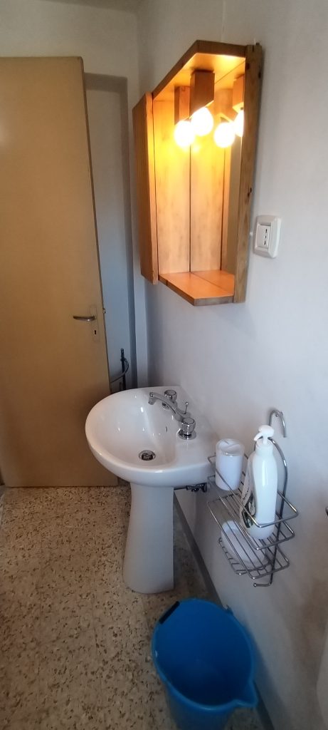 Casa indipendente nel centro urbano (via Leopardi, 8)