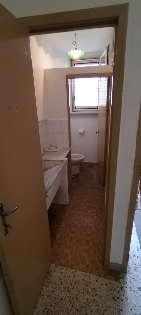 Casa indipendente nel centro urbano (via Leopardi, 8)