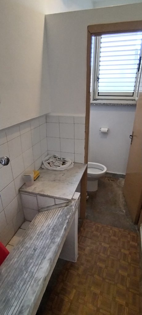 Casa indipendente nel centro urbano (via Leopardi, 8)