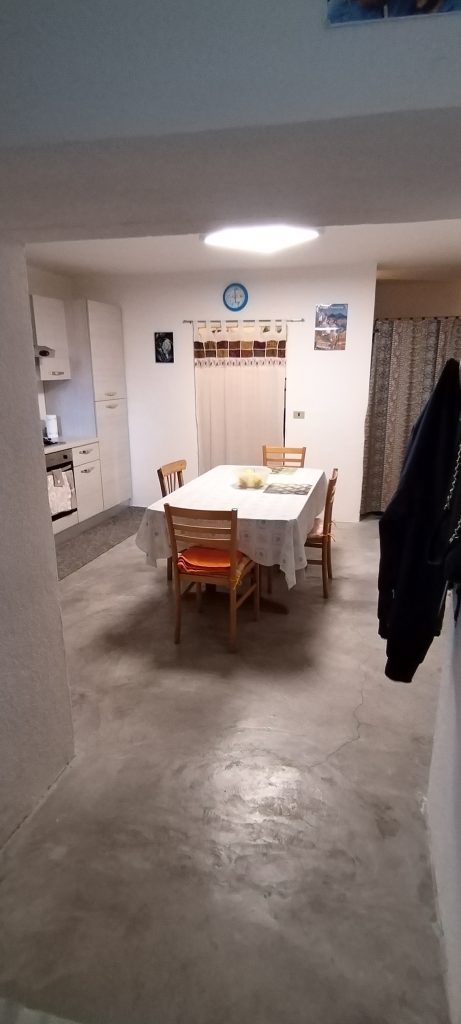 Casa indipendente nel centro urbano (via Leopardi, 8)