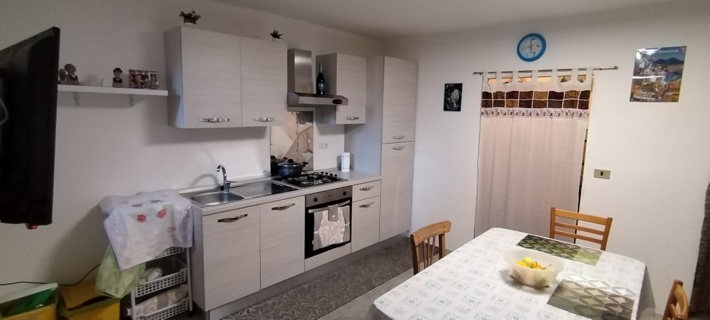 Casa indipendente nel centro urbano (via Leopardi, 8)