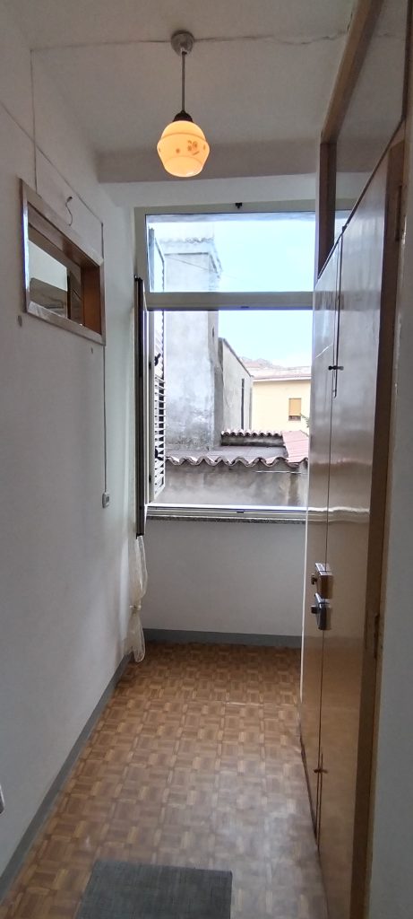 Casa indipendente nel centro urbano (via Leopardi, 8)