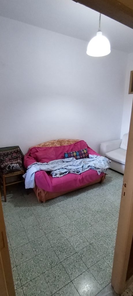 Casa indipendente nel centro urbano (via Leopardi, 8)