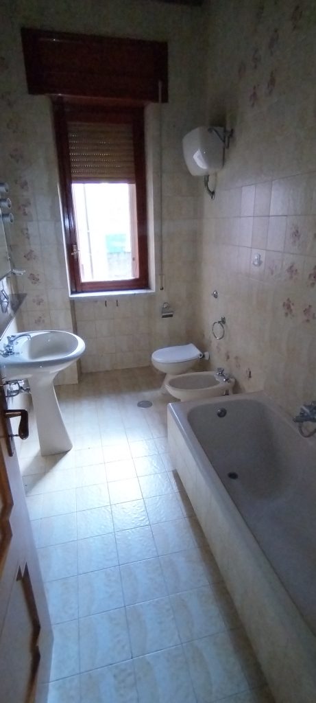 Apartment in the urban centre (via Aldo Moro, 11 I. 1)