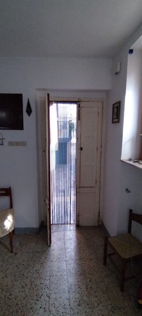 Casa indipendente nel centro urbano (via Volturno, 6)