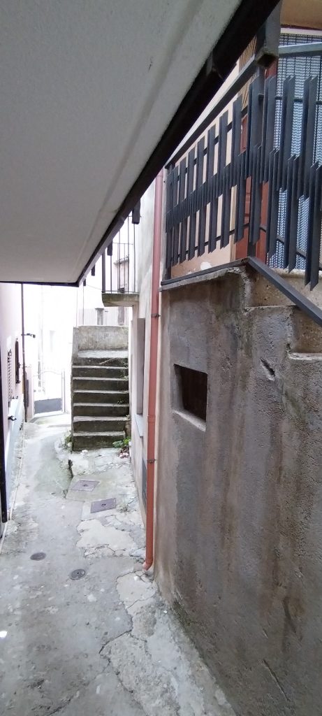 Casa indipendente nel centro urbano (via Volturno, 6)
