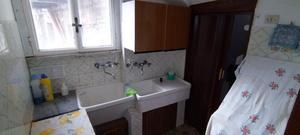 Casa indipendente nel centro urbano (via Volturno, 6)