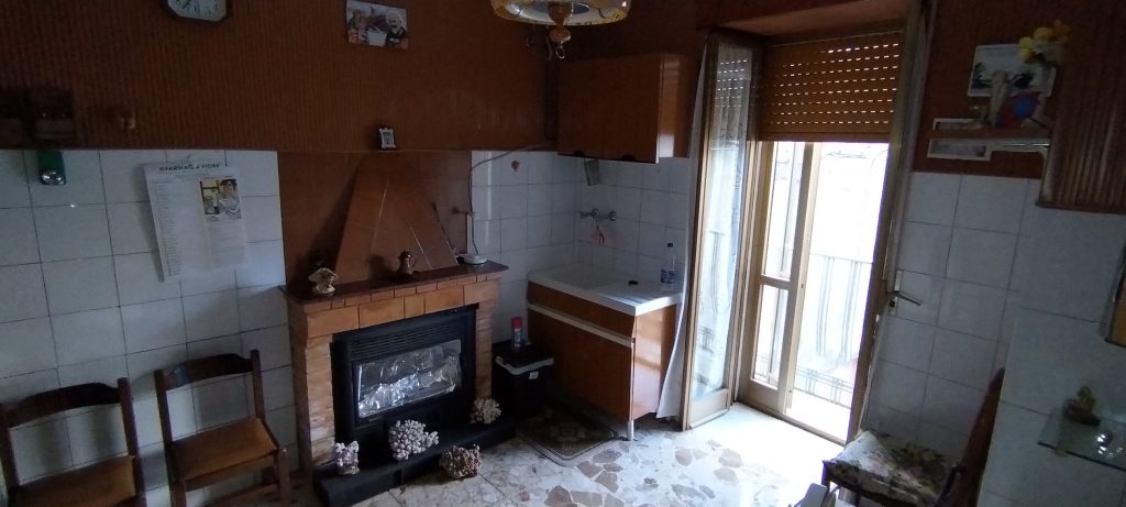 Casa indipendente nel centro storico (via Demostene, 6)