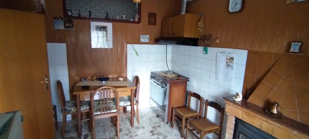 Casa indipendente nel centro storico (via Demostene, 6)