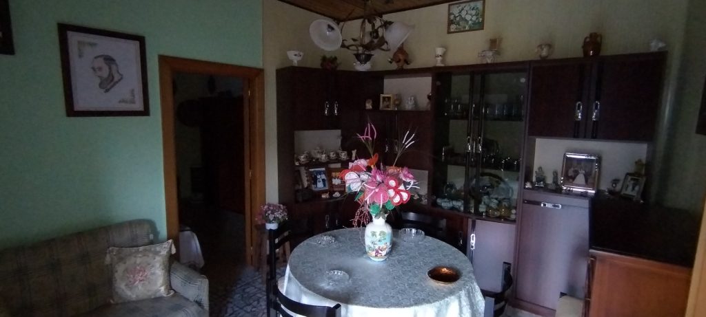 Casa indipendente nel centro storico (via Demostene, 6)