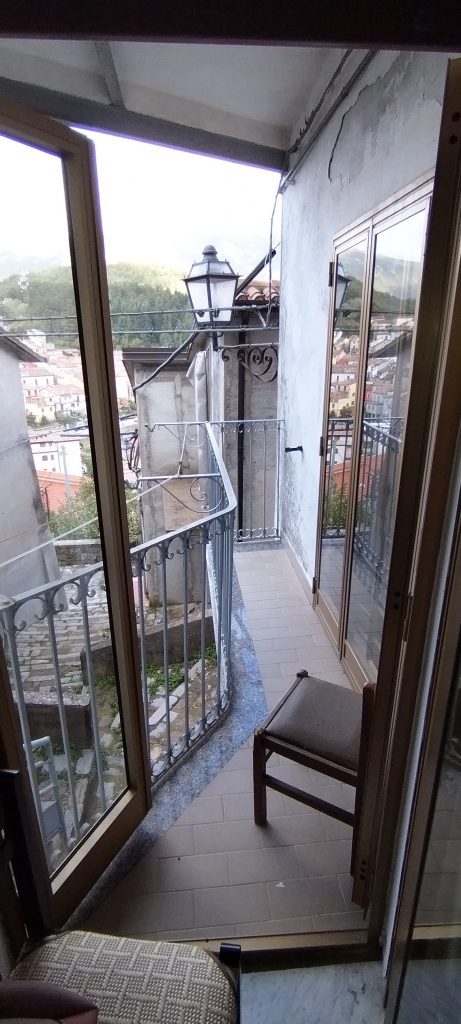 Casa indipendente nel centro storico (via Demostene, 6)