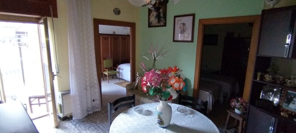 Casa indipendente nel centro storico (via Demostene, 6)