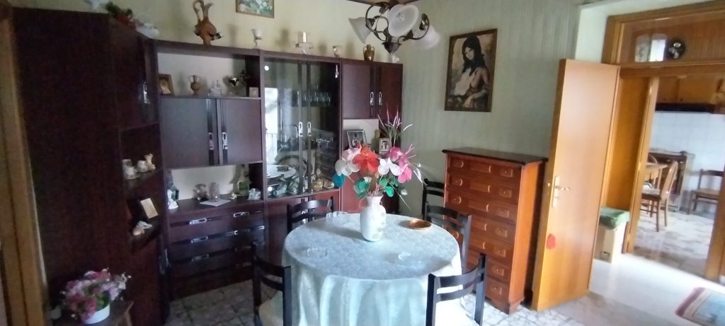 Casa indipendente nel centro storico (via Demostene, 6)