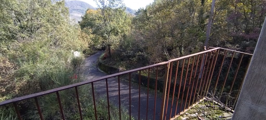 Casa indipendente con terreno nel centro urbano (via San Cataldo, snc)