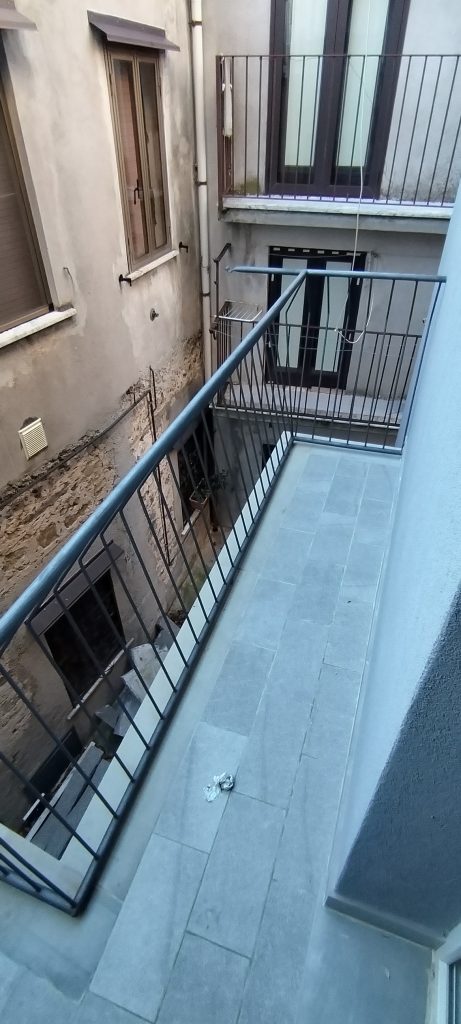Detached house in the historic center (via Dante, 18)