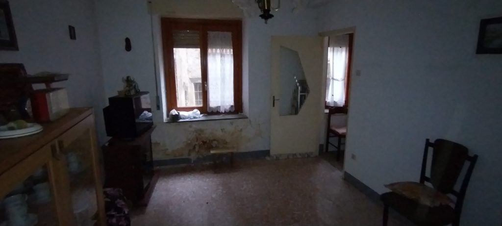 Casa indipendente nel centro storico (via Morosini, 38)