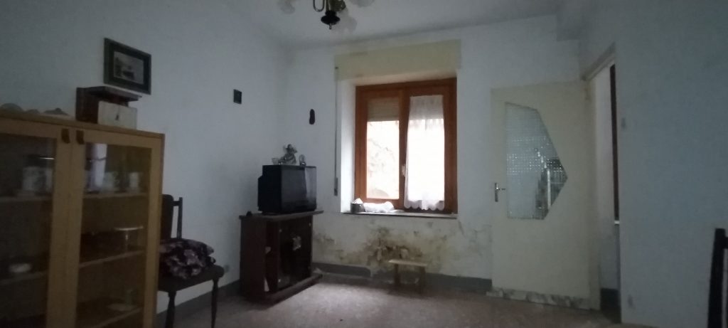 Casa indipendente nel centro storico (via Morosini, 38)