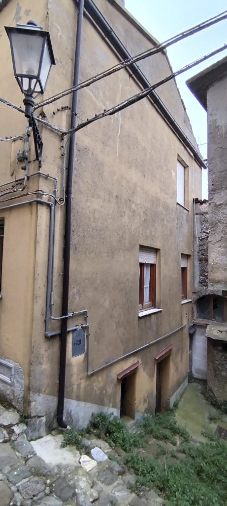 Casa indipendente nel centro storico (via Morosini, 38)