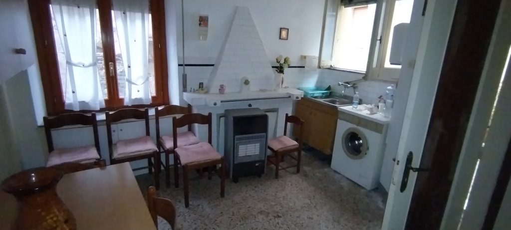 Casa indipendente nel centro storico (via Morosini, 38)